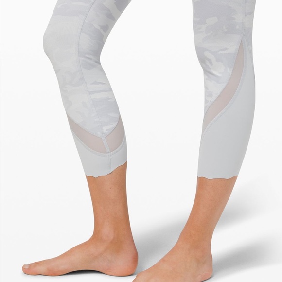 Lululemon Wunder-Under Scalloped Hem Leggings - Picture 5 of 11